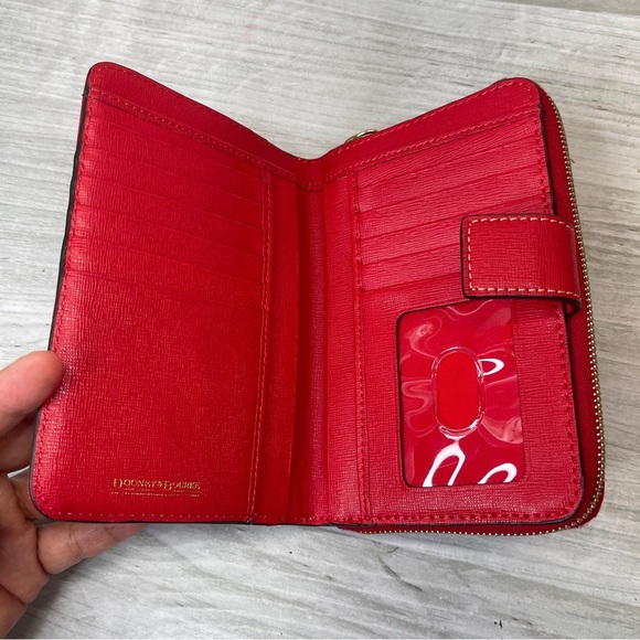 Dooney & Bourke Red Coated Canvas Compact Wallet Zip Pouch Credit Card Holder - Picture 7 of 16